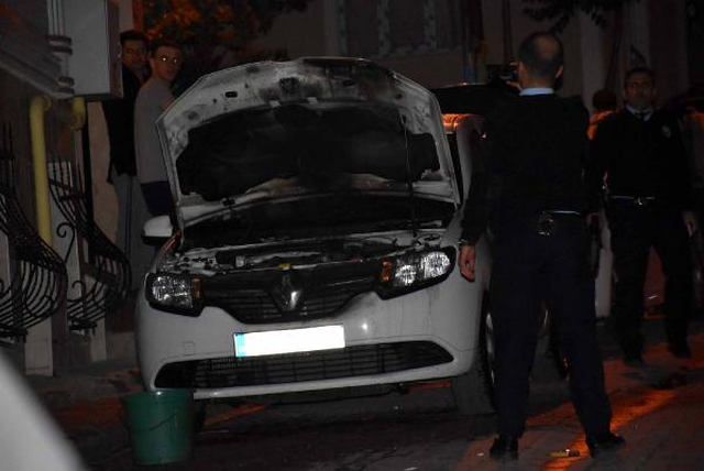 Kağıthane'de 7 Araç Kundaklandı! Mahalleli Yatağından Fırladı