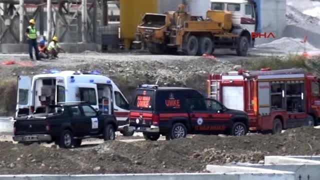 Manisa'da Hastane İnşaatında Göçük Altında Kalan 3 İşçi Kurtarıldı