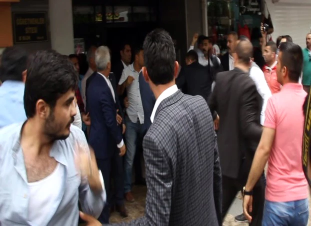 Adana'da MHP'liler Arasında Kurultay Gerginliği Yaşandı