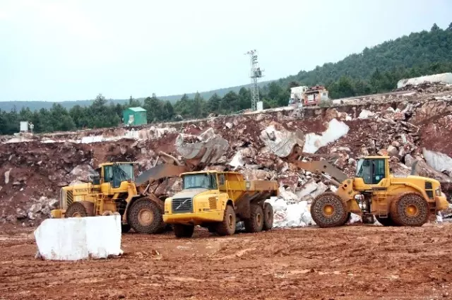 Orhaneli'nde Belediye Başkanı: Uludağ'da 500 Milyar Dolarlık Mermer Rezervi Var