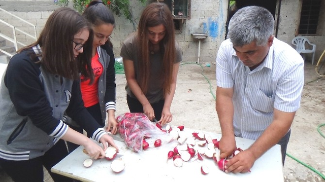 Fen Bilgisi Öğretmeni Öğrencileri ile Turptan Yakıt Üretti