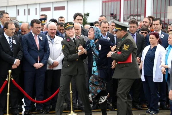 Şehit Annesinden Oğluna Yürek Yakan Karşılama