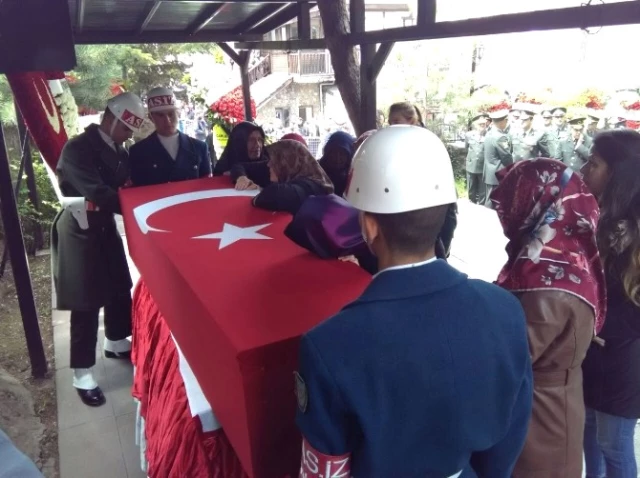 Ankaralı Şehidin Cenaze Namazına Binler Katıldı