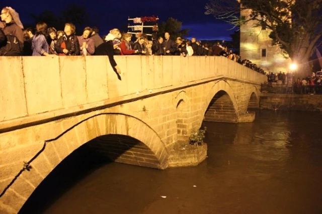 Babafingoyu Görmek İsteyen Romanlar Tunca'ya Akın Ettiler