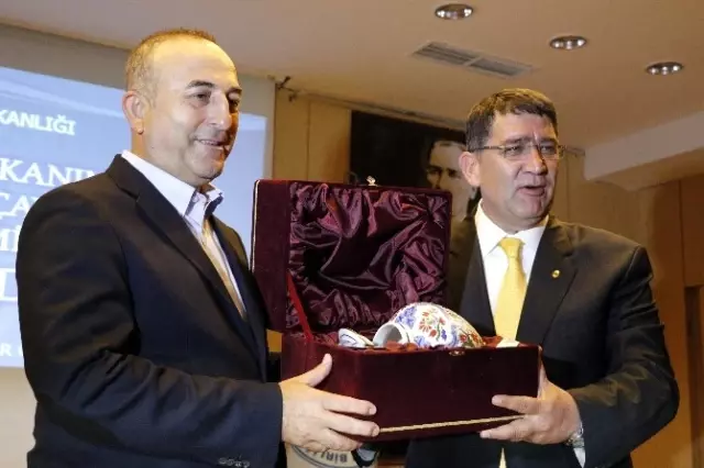 Bakan Çavuşoğlu'ndan AB'ye Vize Resti