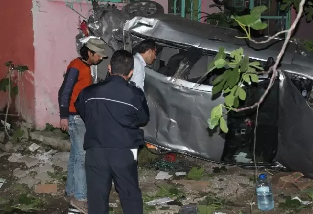 Aydın'da Mucize! 4 Takla Atan Otomobilin Sürücüsünün Gömleği Bile Kırışmadı