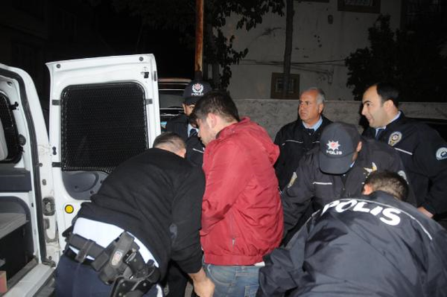 Polisi Dövüp Tabancasını Alıp Kaçan 3 Kişi Yakalandı