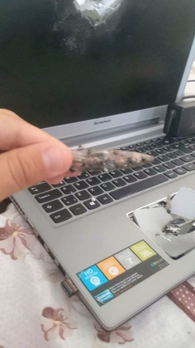 Teröristlerin Kurşunu, Özel Harekat Polisinin Başucundaki Laptopa İsabet Etti