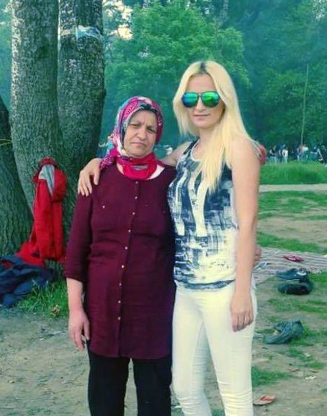 Hukuk Bürosunda Kızını Öldürdü, Eşini de Ağır Yaraladı