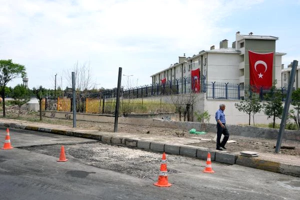 Diyarbakır'daki Saldırıda 200 Kilo Patlayıcı Kullanılmış! Ölenlerden Biri Eski İlçe Başkanı