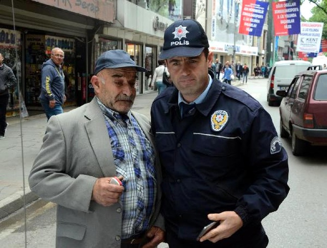 Emekli Madenciyi Dolandırılmaktan Polis Kurtardı