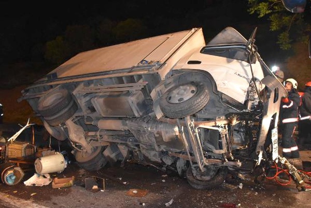 FSM Çıkışında Trafik Kazası: 3 Yaralı
