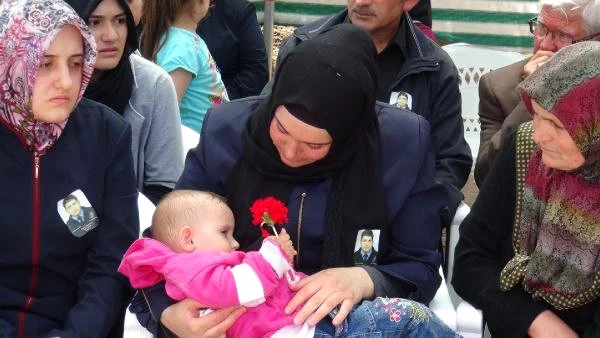 Şehit Çocuğun Anne Tesellisi Yürek Dağladı