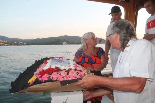 İngiliz Sandra'nın Külleri Fethiye'de Denize Döküldü