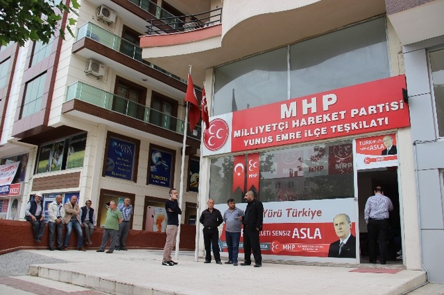 Akşener'e Desteğini Açıklayan MHP Yunusemre İlçe Teşkilatı Kapatıldı
