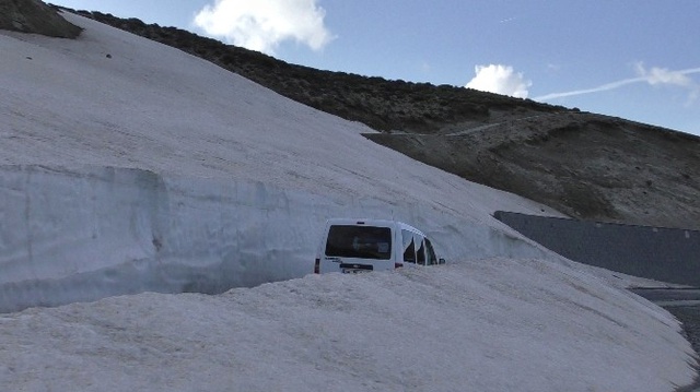 Bitlis'te Kar Kalınlığı 5 Metreyi Buluyor