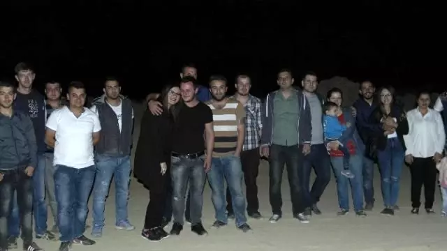 Çılgın Aşık Evlilik Teklifini Araba Camlarına Yazdı