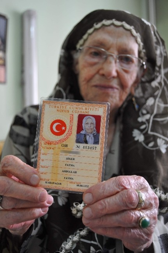 Asırlık Çınar Eşiyle Aynı Gün Öldü