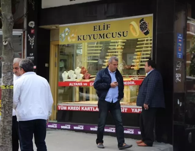  <a class='keyword-sd' href='/istanbul/' title='İstanbul'>İstanbul</a>'da Güpegündüz Kuyumcu Soygunu