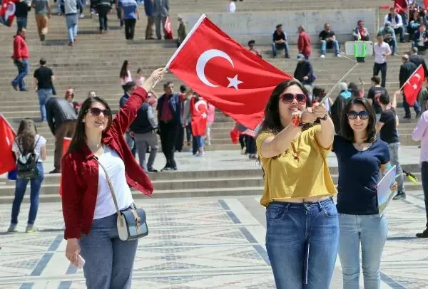 Kılıçdaroğlu, Anıtkabir'e Yürüdü