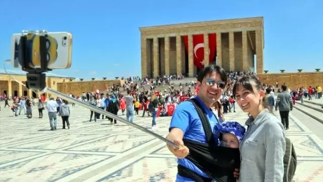 Kılıçdaroğlu, Anıtkabir'e Yürüdü