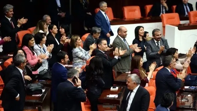 HDP'li Vekillerden Dokunulmazlık Sonucuna Tepki Geldi