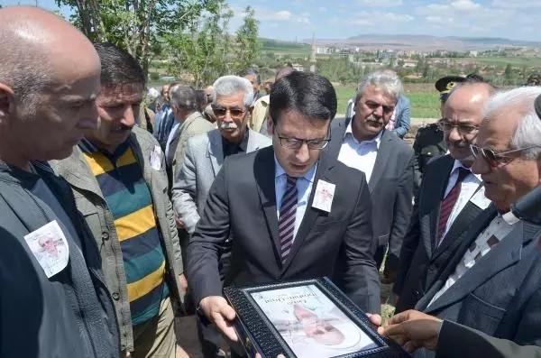 Kore Gazisi'ne Koli Bantlı Uğurlama Tepki Çekti