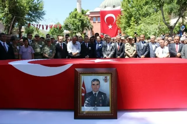 Adıyamanlı Şehidi Binlerce Kişi Uğurladı