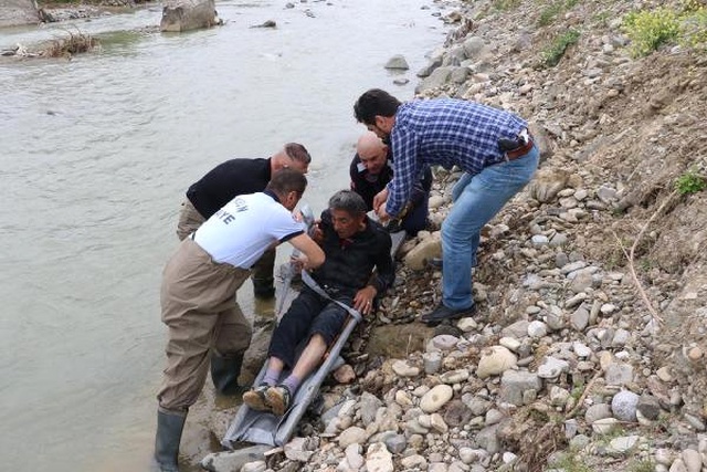 Yaşlı Adam Alkolden Sızdı, Öldü Sanıldı