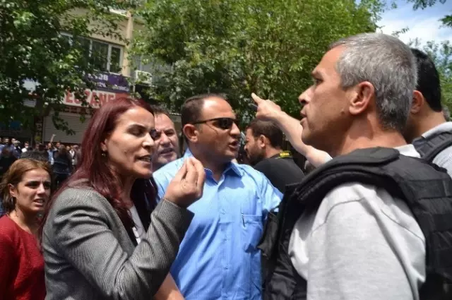 Dokunulmazlık Protestosuna Müdahale! Polis ve HDP'li Vekil Birbirine Girdi