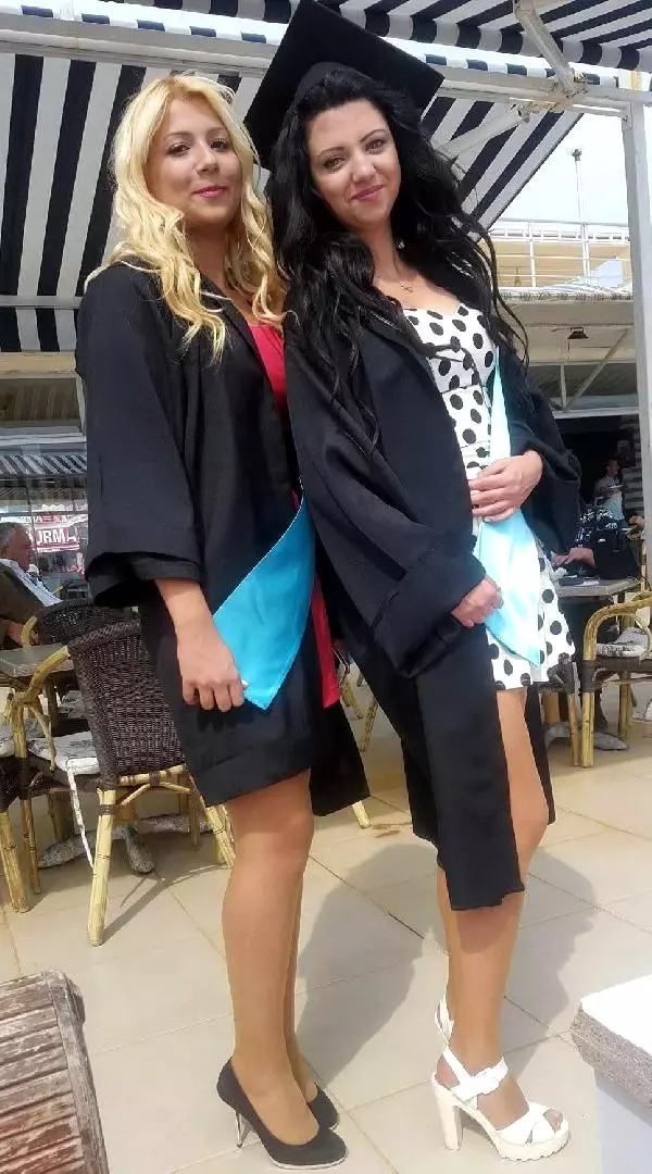 Dert Dinleyen Genç Kızlar Artık Dert Anlatacak