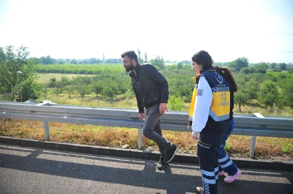 Depo Malzemeleri Yüklü Kamyon Bahçeye Girerek Durabildi