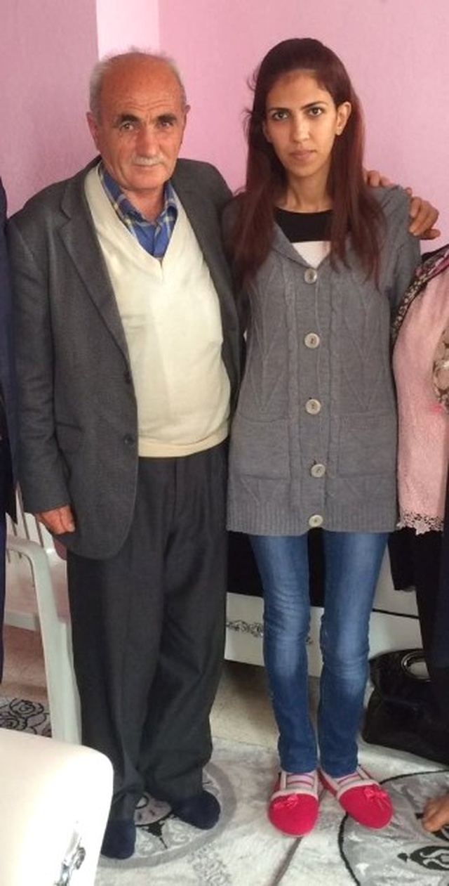 Adanalı Baba 27 Yıldır Aradığı Kızına Kavuştu