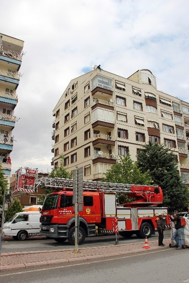 Bin 500 Lirayı Alan Genç İntihardan Vazgeçti