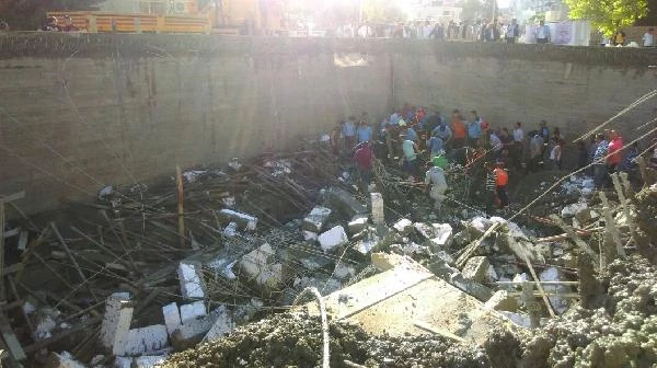 Mersin'de Havuz İnşaatı Çöktü