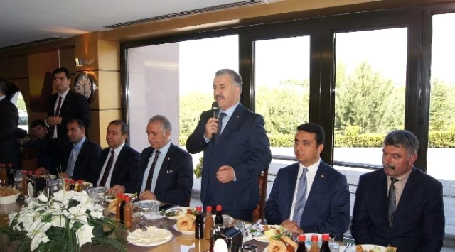 Ulaştırma Bakanı Arslan'a, Baba Ocağından Sürpriz Ziyaret