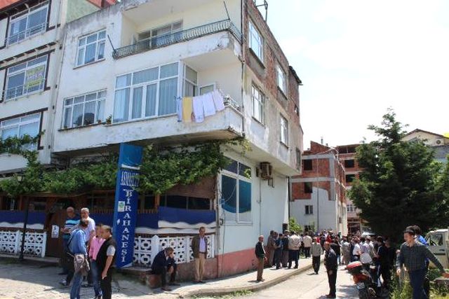 2 Haftalık Eşiyle Geçimsizlik Yaşayınca İntihar Etti