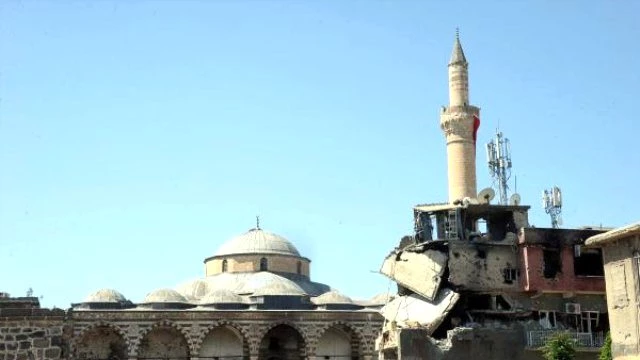 Sur'un Sembolü Kurşunlu Camii Gazetecilere Gösterildi