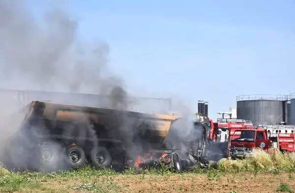 Çorlu'da İki Tır Çarpıştı: 1 Ölü, 1 Yaralı