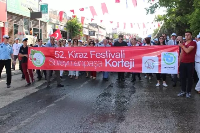 Rio Karnavalı Gibi 'Kiraz Festivali'