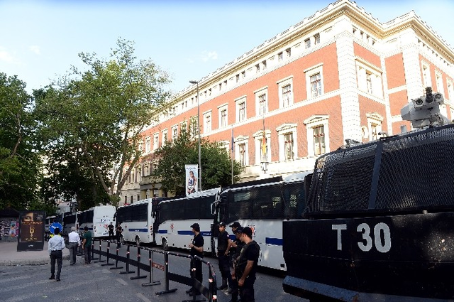 Almanya Başkonsolosluğu Önünde Yoğun Güvenlik Önlemi Alındı