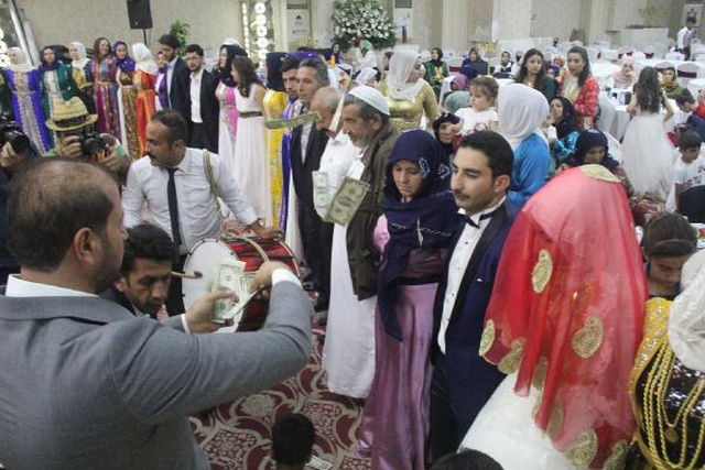 Urfalı İş Adamı Ömer Eyüpoğlu'nun Oğlunun Düğününde Dolarlar Havada Uçtu