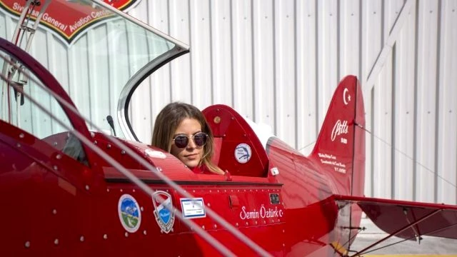 İlki Başardı, Türkiye'nin İlk Kadın Sivil Helikopter Pilotu Oldu