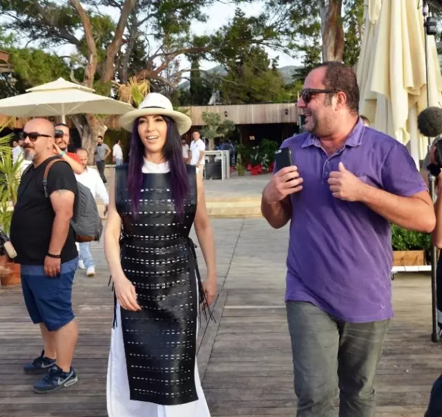 Hande Yener, Kulüp Baskınında Ne Yapacağını Şaşırdı