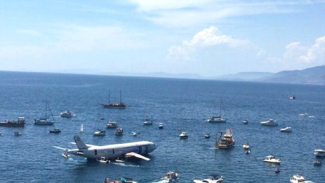 Kuşadası'nda Dev Yolcu Uçağı Dalış Turizmi İçin Batırıldı