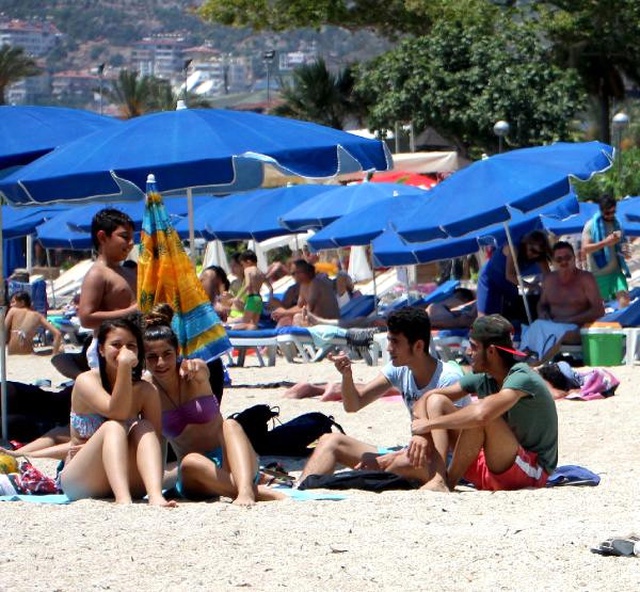 Yaz Geldi Alanya Sahilleri Şenlendi