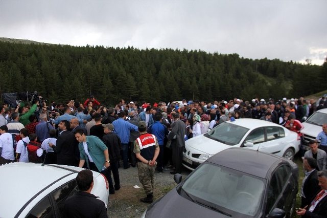 Başbakan Yıldırım'a Memleketinde Dolu Sürprizi