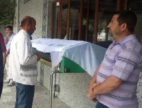 Uyurgezer Genç Kız Balkondan Düşüp Öldü