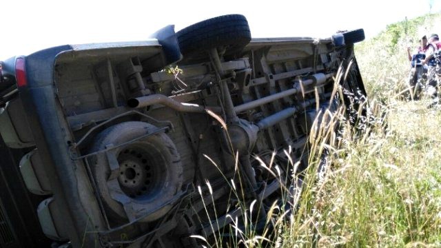 Balıkesir'de Yolcu Minibüsü Devrildi: 9 Yaralı