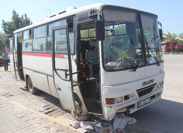 Okul Yolunda Ölen Evladına Son Kez Bakan <a class='keyword-sd' href='/baba/' title='Baba'>Baba</a> Feryat Etti